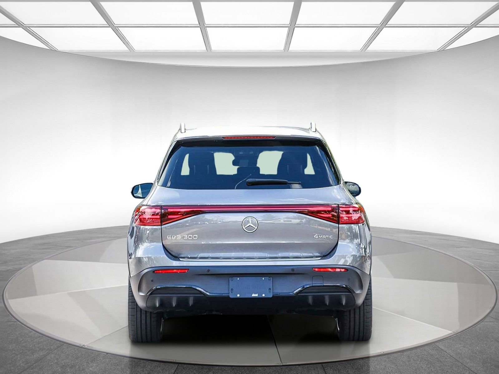 Used 2024 Mercedes-Benz EQB 300 4MATIC image 3