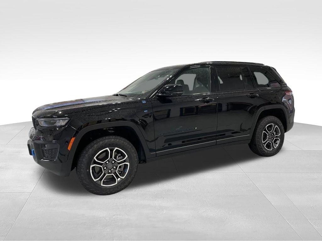 New 2024 Jeep Grand Cherokee Trailhawk w/ Advanced Protech Group II AWD/4WD image 11