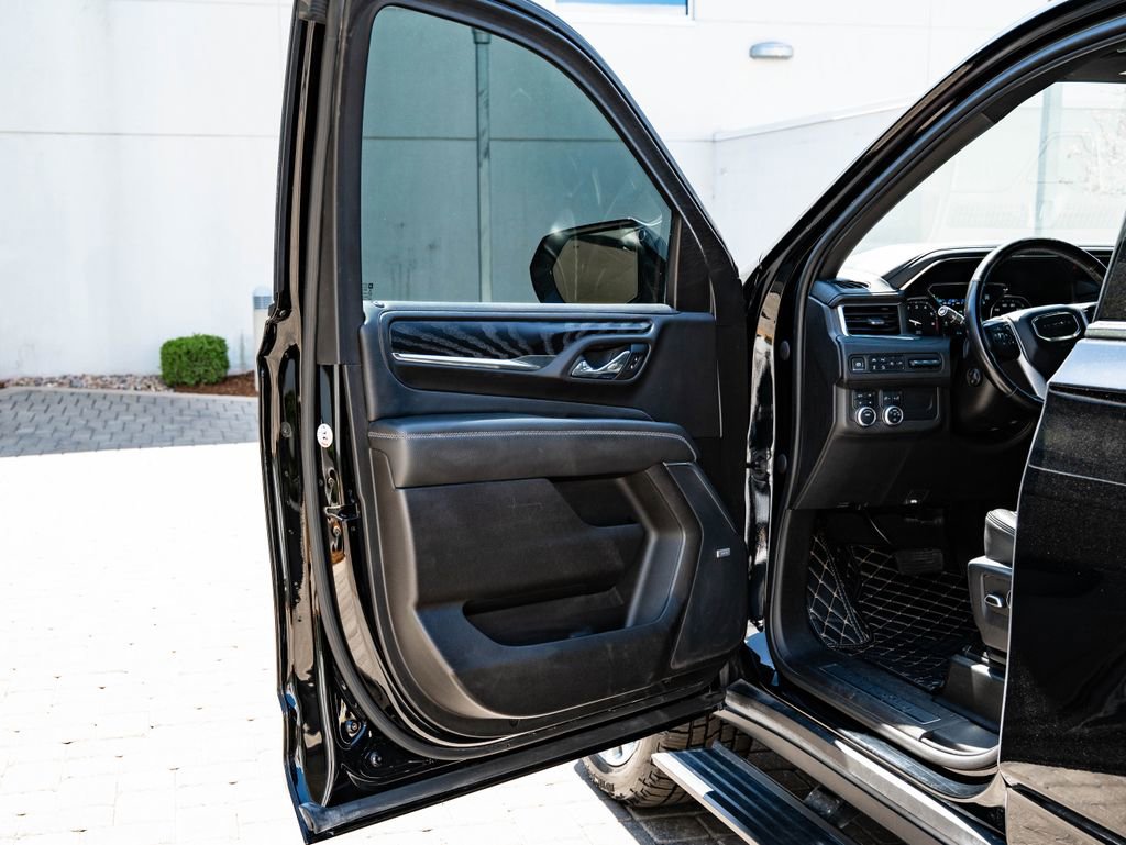 Used 2021 GMC Yukon Denali w/ Denali Premium Package image 32