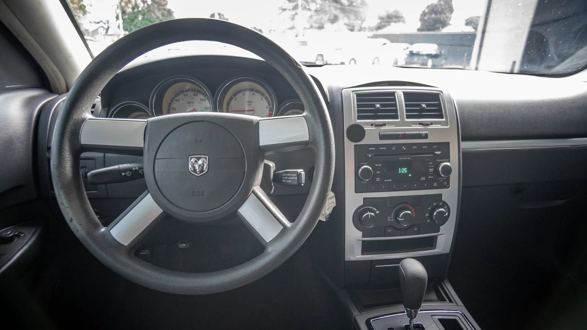 Used 2010 Dodge Charger SXT RWD image 19