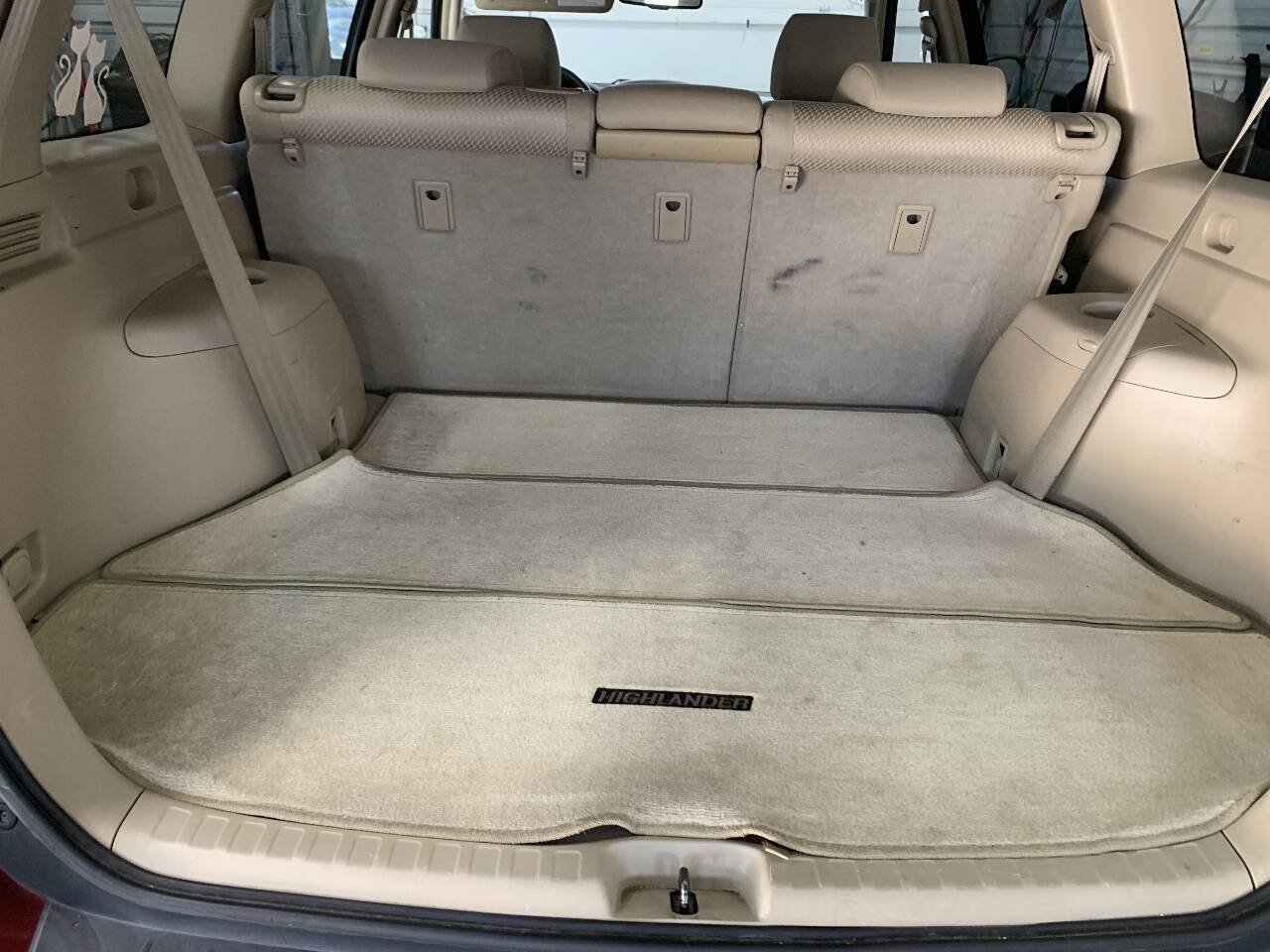 Used 2004 Toyota Highlander 4WD V6 w/ Preferred Pkg image 4