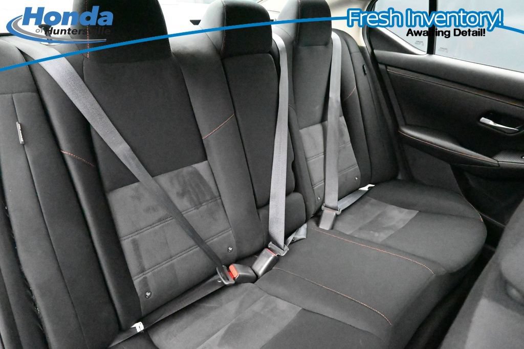 Used 2025 Nissan Sentra SR FWD image 15