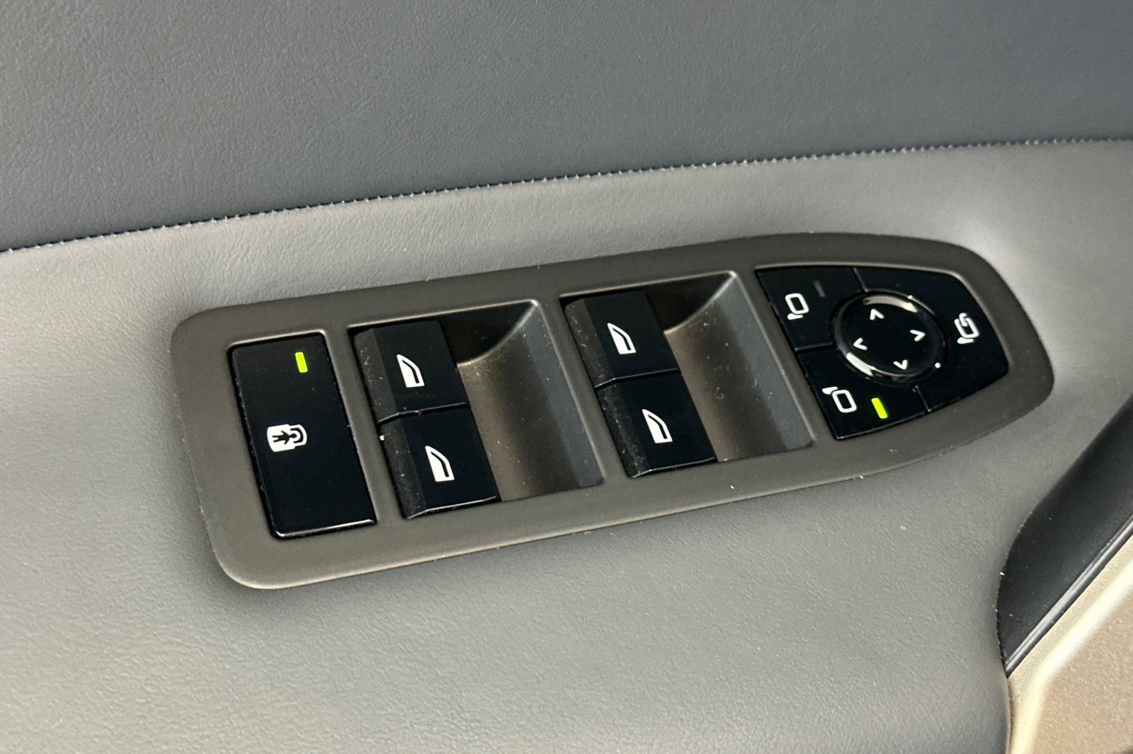 Certified 2023 BMW iX M60 w/ Executive Package image 14