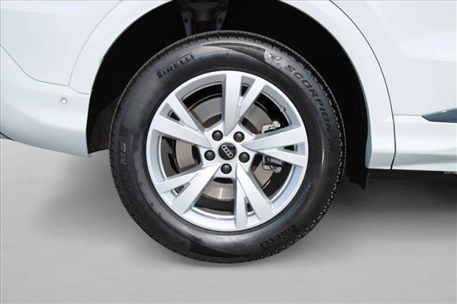 Certified 2025 Audi Q5 Premium w/ Convenience Package AWD/4WD image 13
