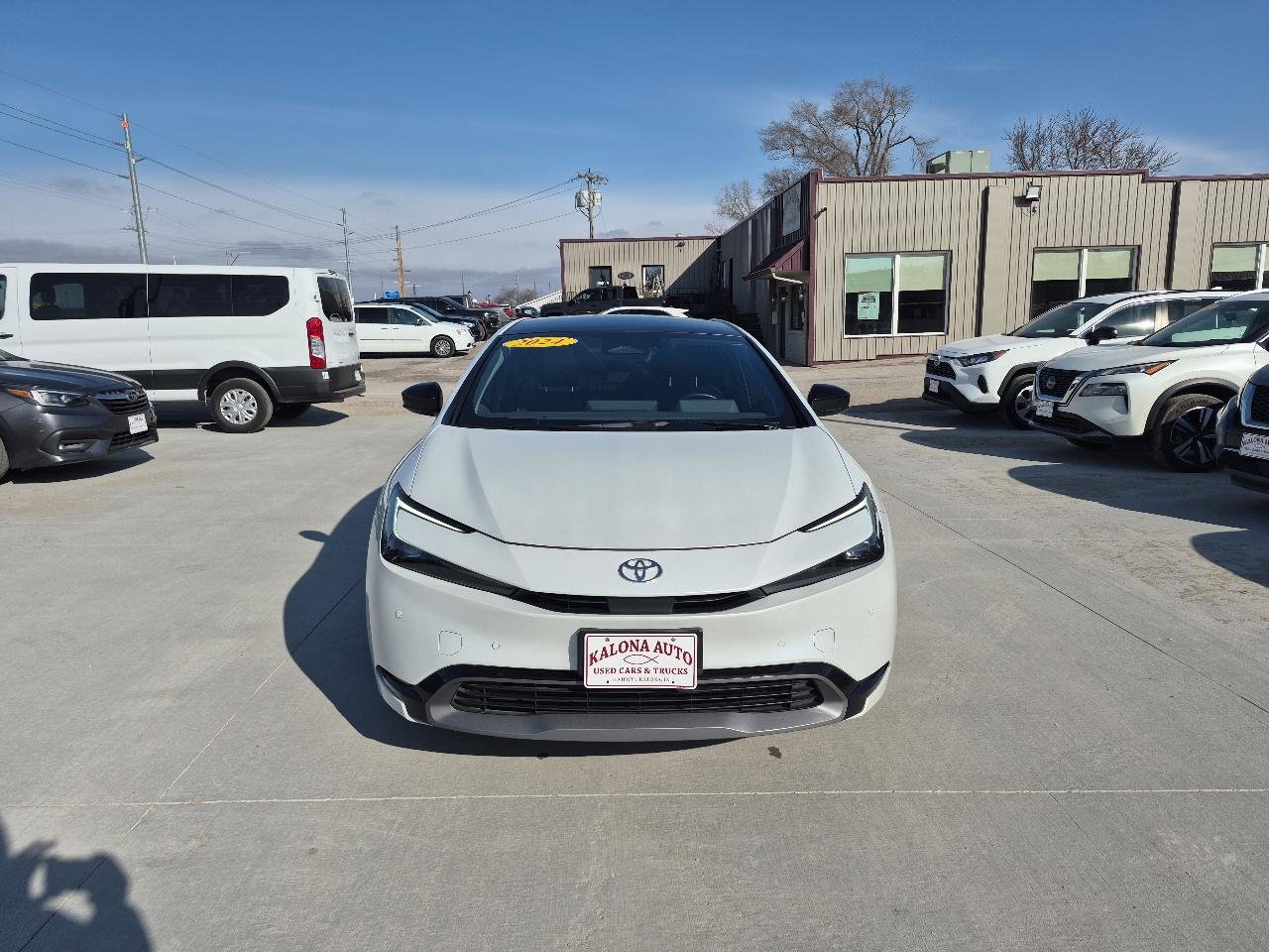 Used 2024 Toyota Prius XLE image 2