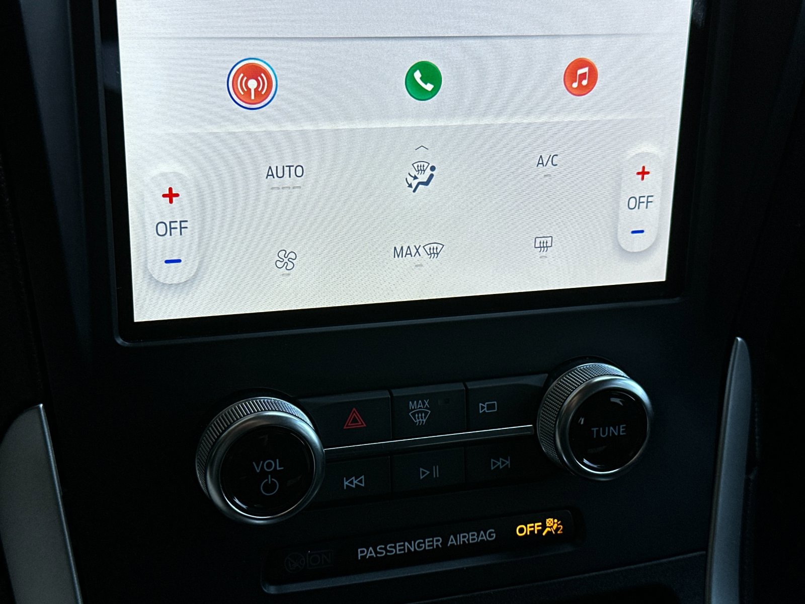 Certified 2024 Ford Edge SE w/ Black Appearance Package image 20