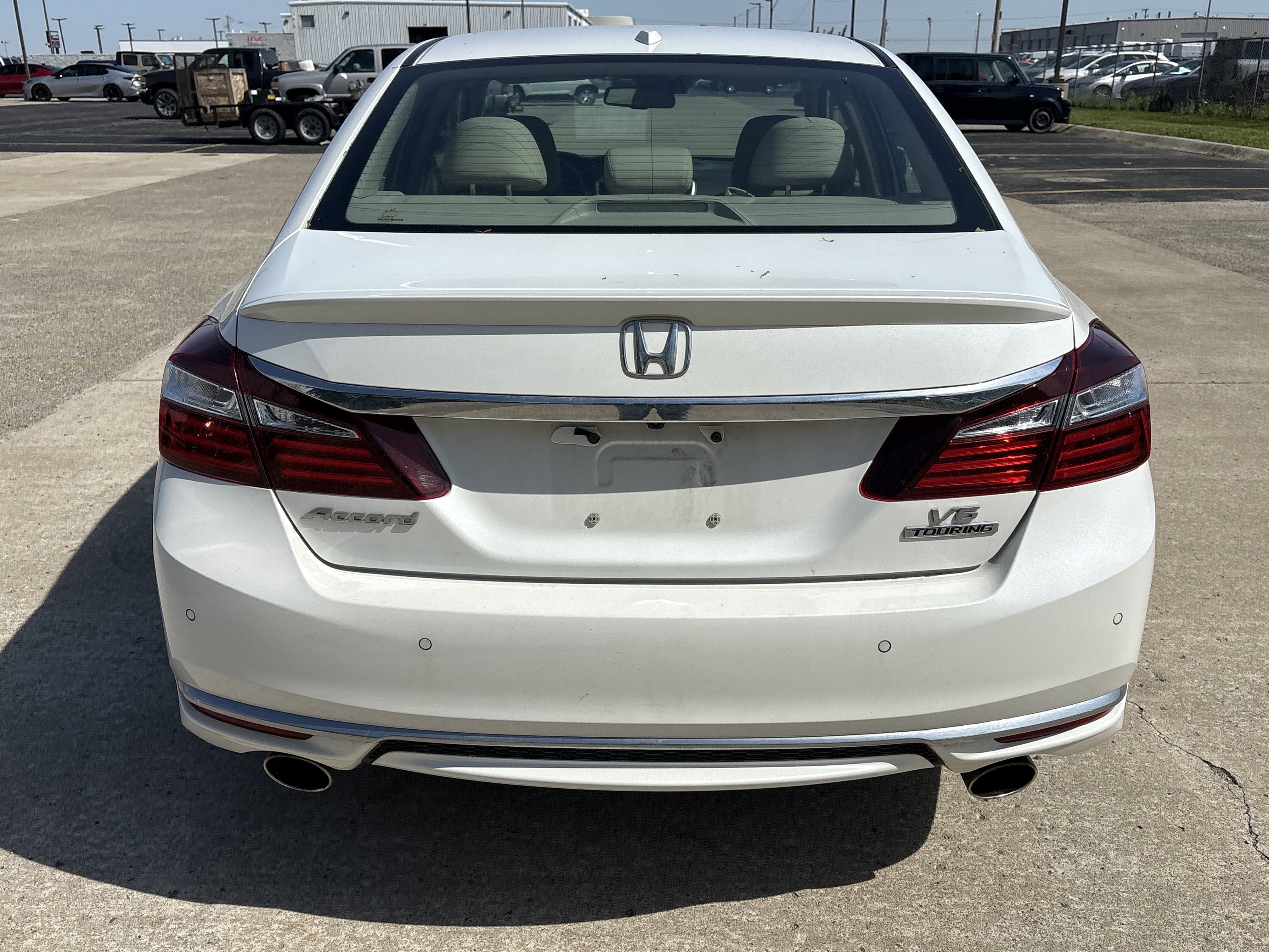 Used 2016 Honda Accord Touring image 4