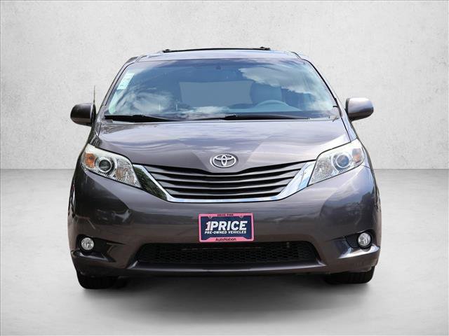 Used 2012 Toyota Sienna XLE FWD image 2
