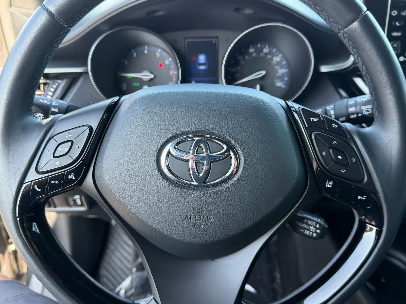 Used 2018 Toyota C-HR XLE FWD image 32