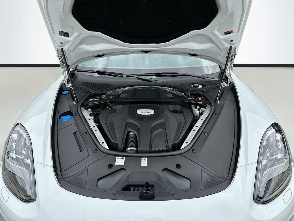 Used 2018 Porsche Panamera 4 AWD/4WD image 32