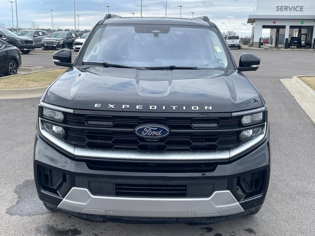 Used 2025 Ford Expedition Max Platinum AWD/4WD image 2