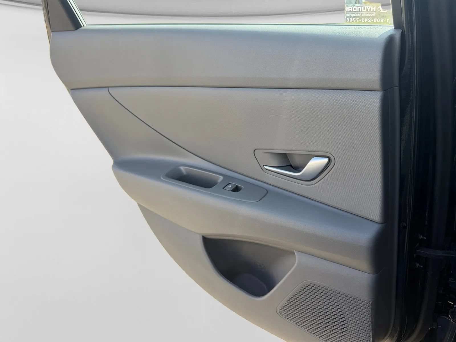 Used 2023 Hyundai Elantra SE w/ Preferred Accessory Package FWD image 24