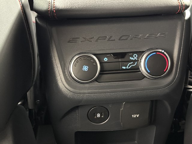 Used 2026 Ford Explorer ST-Line w/ ST-Line Street Pack AWD/4WD image 19