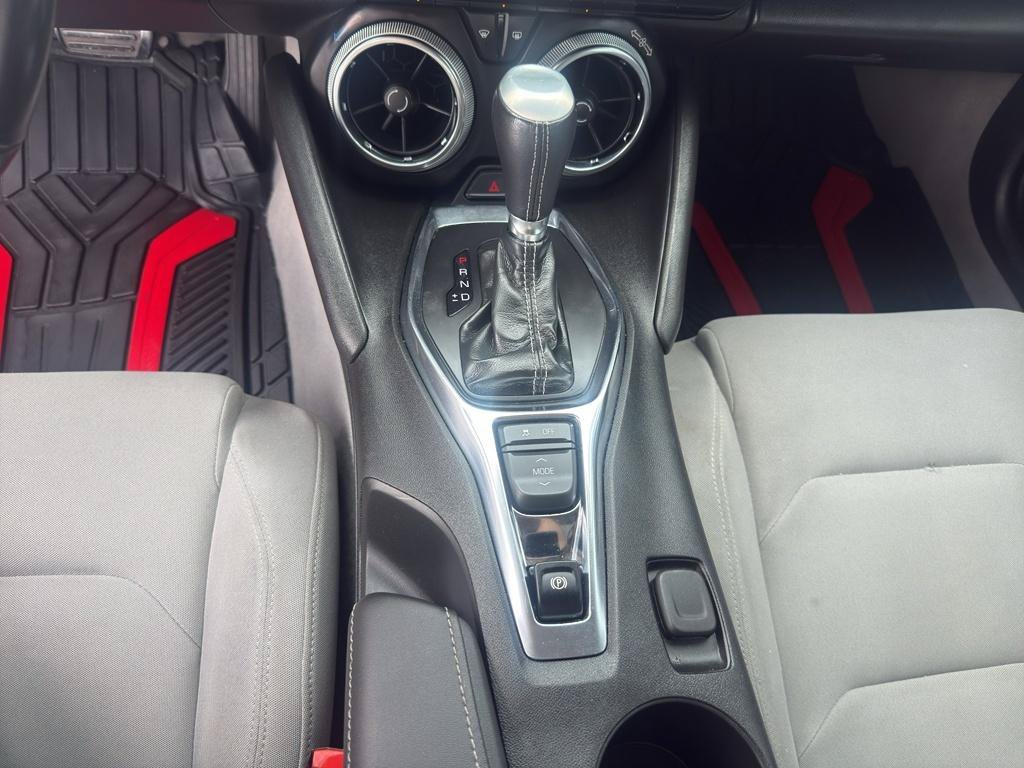 Used 2022 Chevrolet Camaro LT RWD image 10