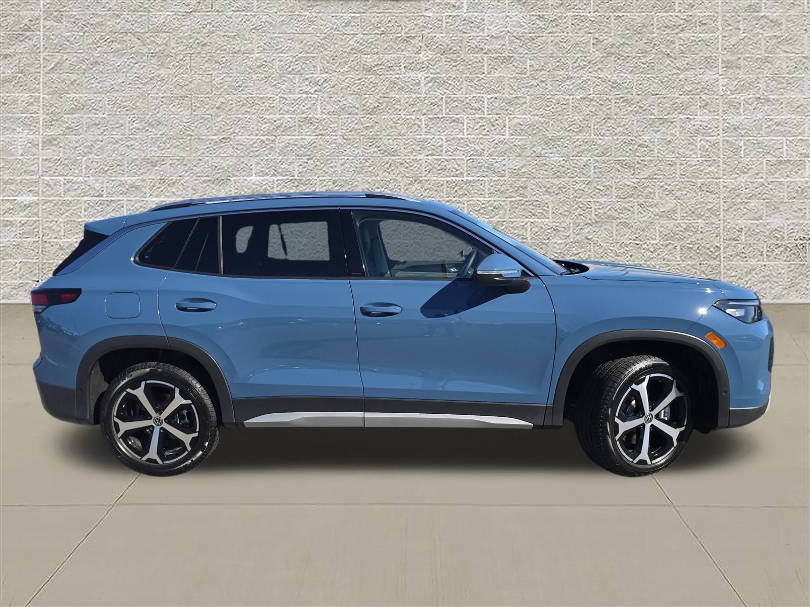 New 2026 Volkswagen Tiguan SE AWD/4WD image 8