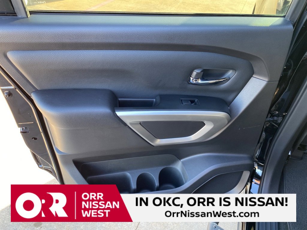 Used 2024 Nissan Titan SV w/ SV Convenience Package image 16