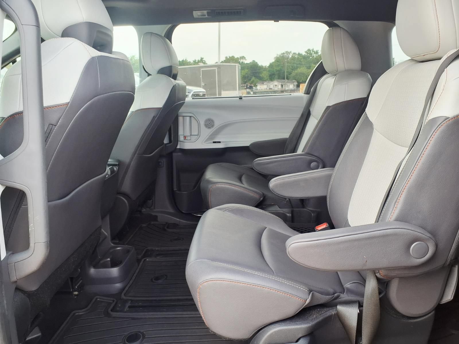 Certified 2023 Toyota Sienna XSE w/ XSE Plus Package FWD image 10
