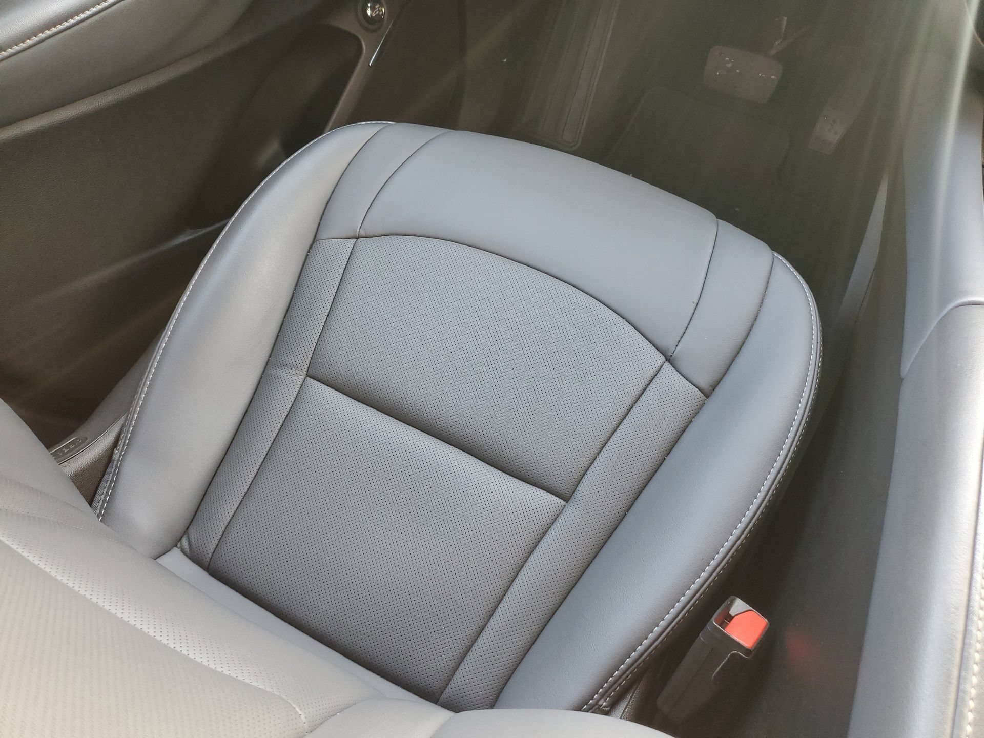 Used 2024 Buick Enclave Essence w/ Sport Touring Edition FWD image 15