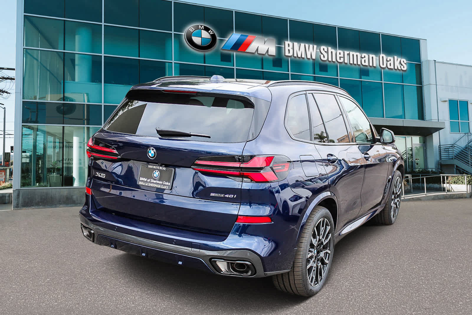 Used 2026 BMW X5 sDrive40i w/ M Sport Package RWD image 4