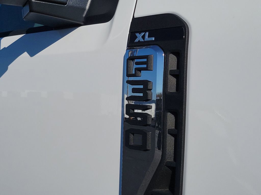 New 2026 Ford F350 XL w/ XL Chrome Package image 9