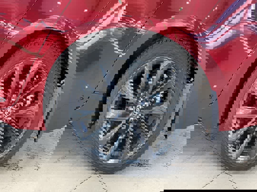 Used 2025 Toyota Corolla SE image 13