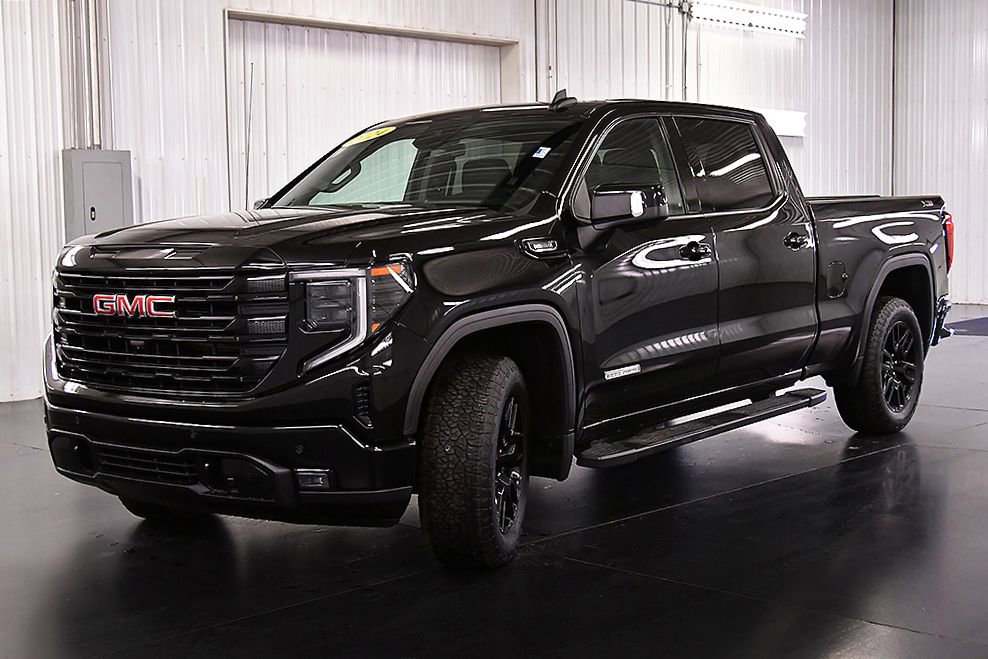 Used 2024 GMC Sierra 1500 Elevation w/ Elevation Premium Package image 3