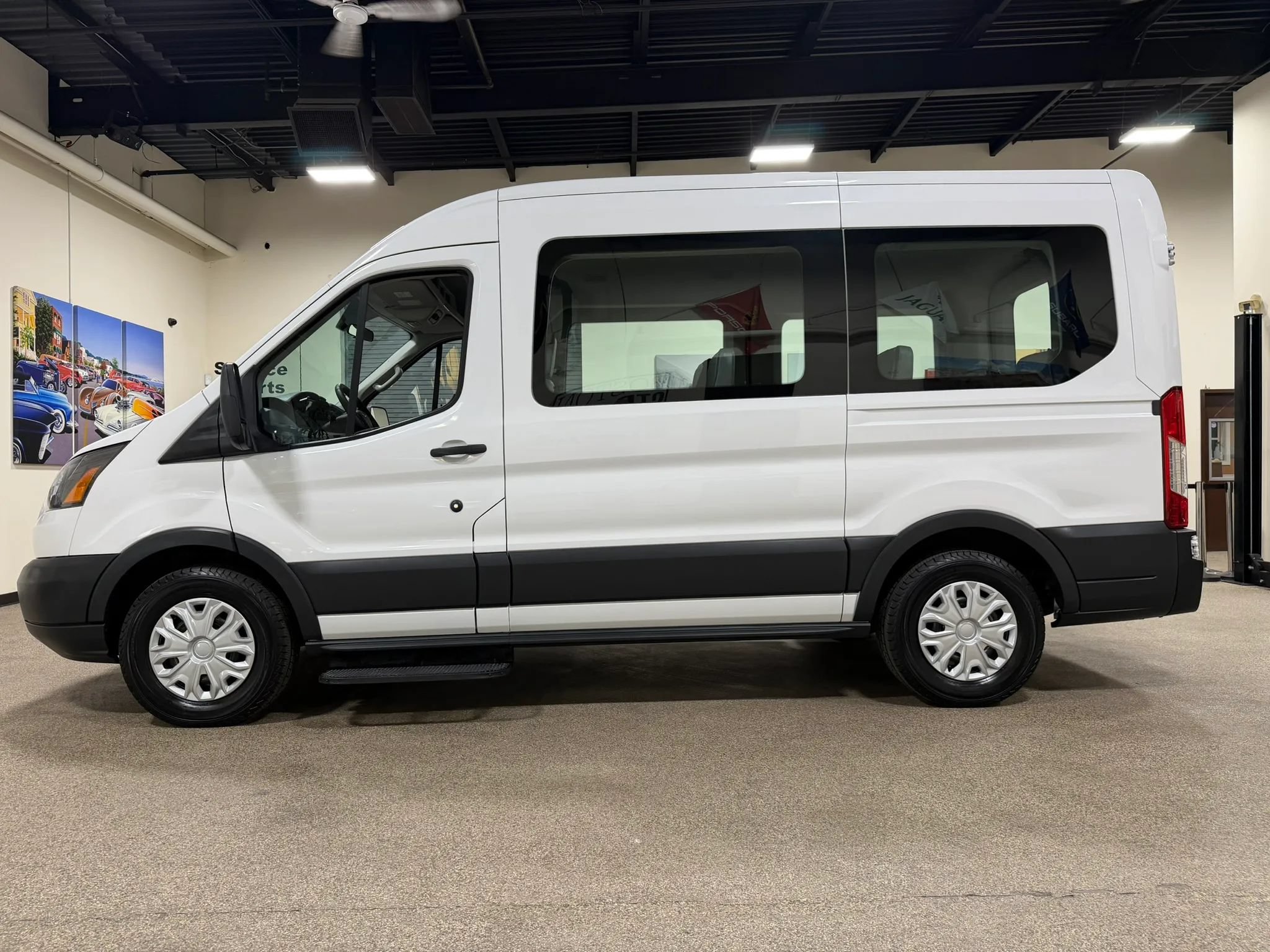 Used 2015 Ford Transit 150 XL RWD image 8