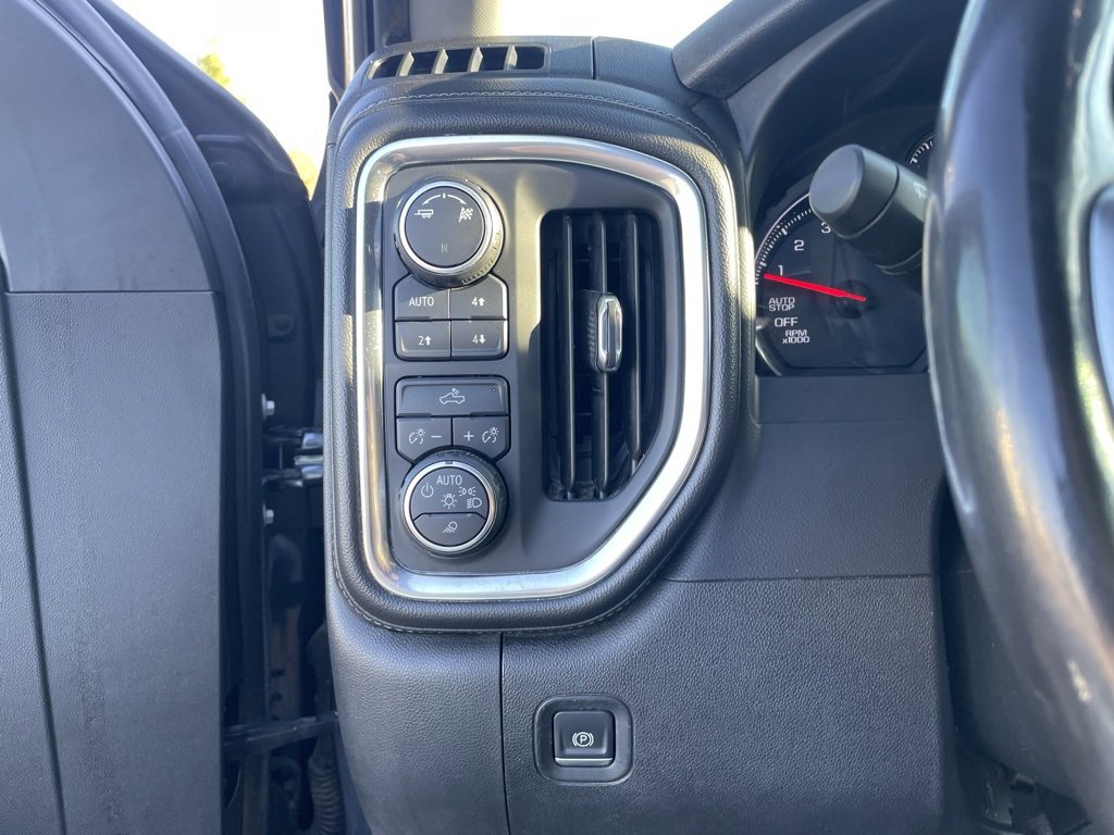 Used 2019 Chevrolet Silverado 1500 LT w/ Texas Edition image 18