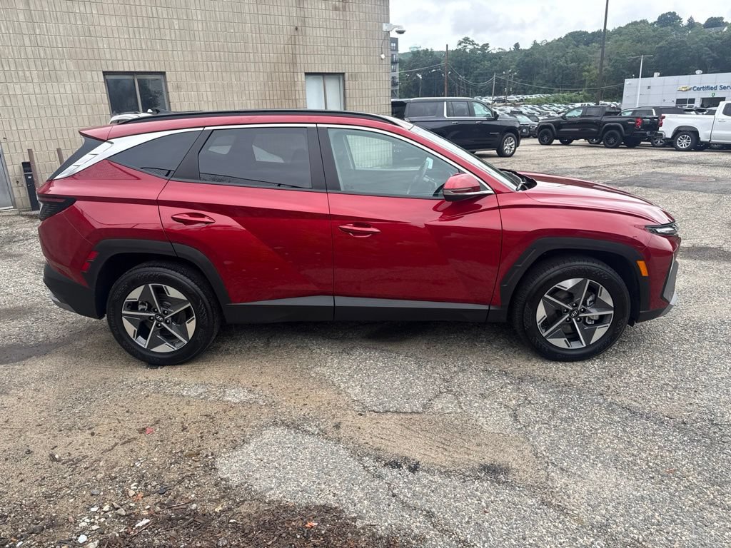 Certified 2025 Hyundai Tucson SEL AWD/4WD image 8