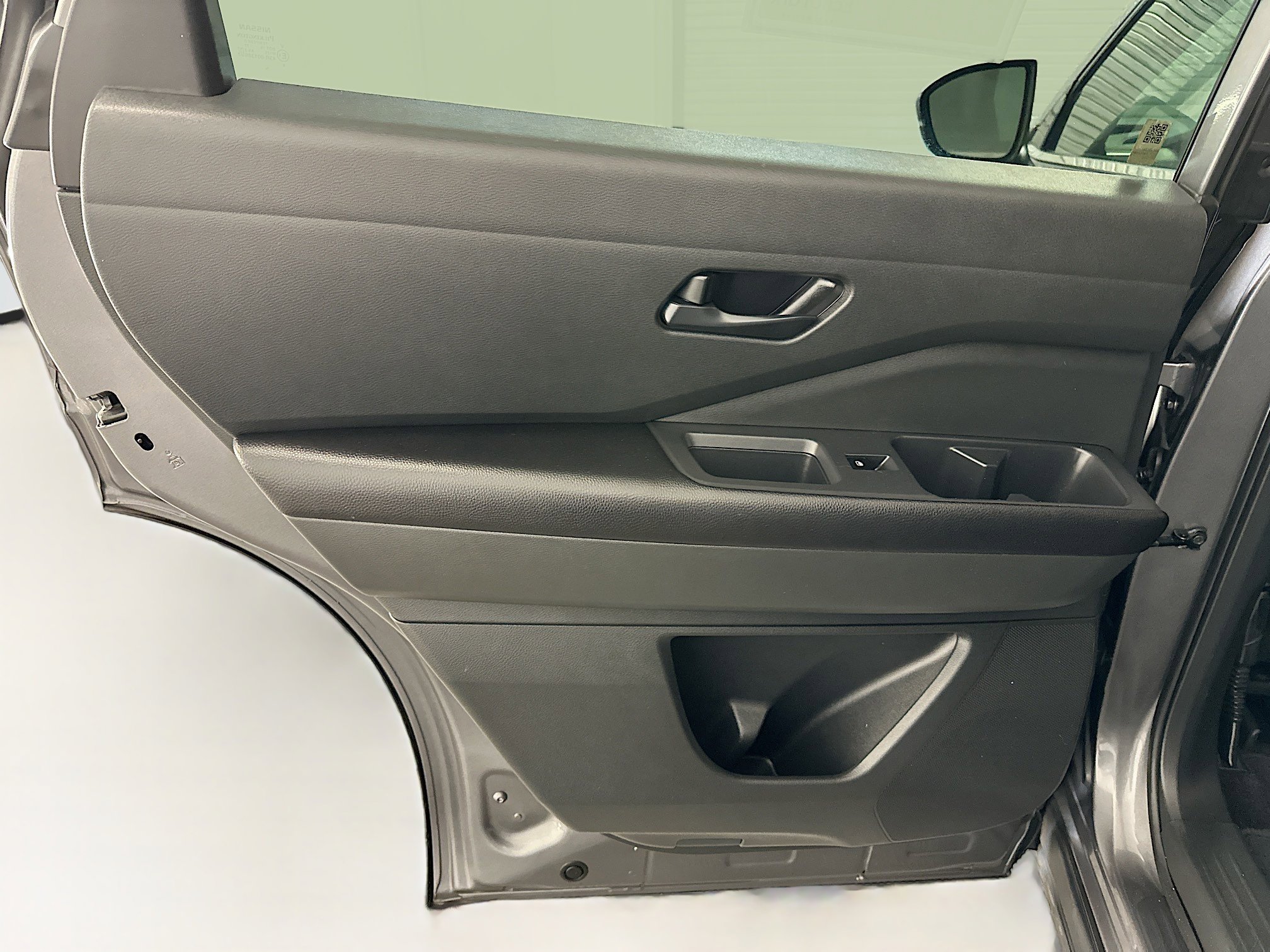 Used 2024 Nissan Pathfinder SV image 26