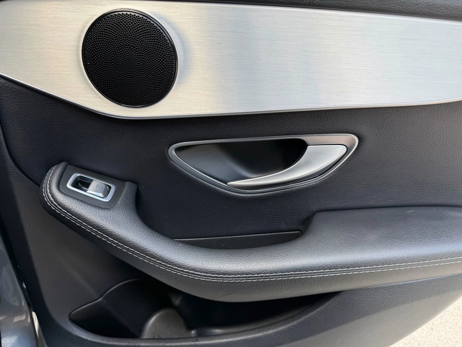 Used 2018 Mercedes-Benz C 300 Sedan image 15