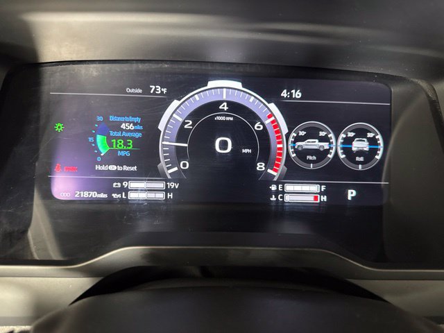 Used 2025 Toyota Tundra Limited AWD/4WD image 19