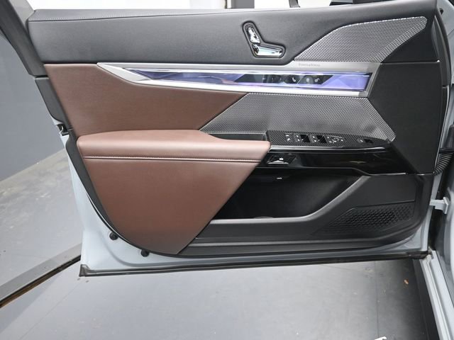 Used 2025 BMW 740i image 20