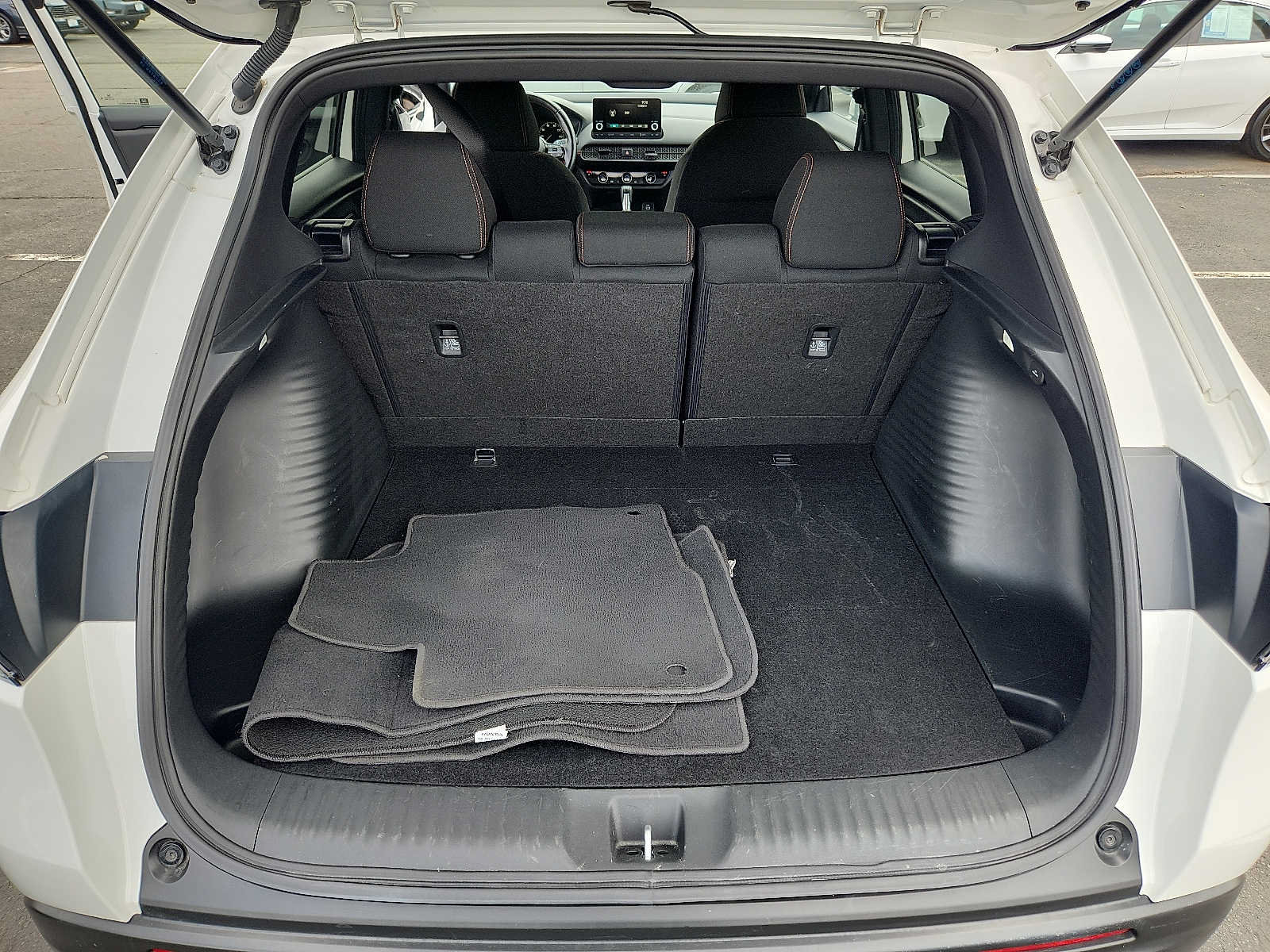 Certified 2025 Honda HR-V Sport image 28