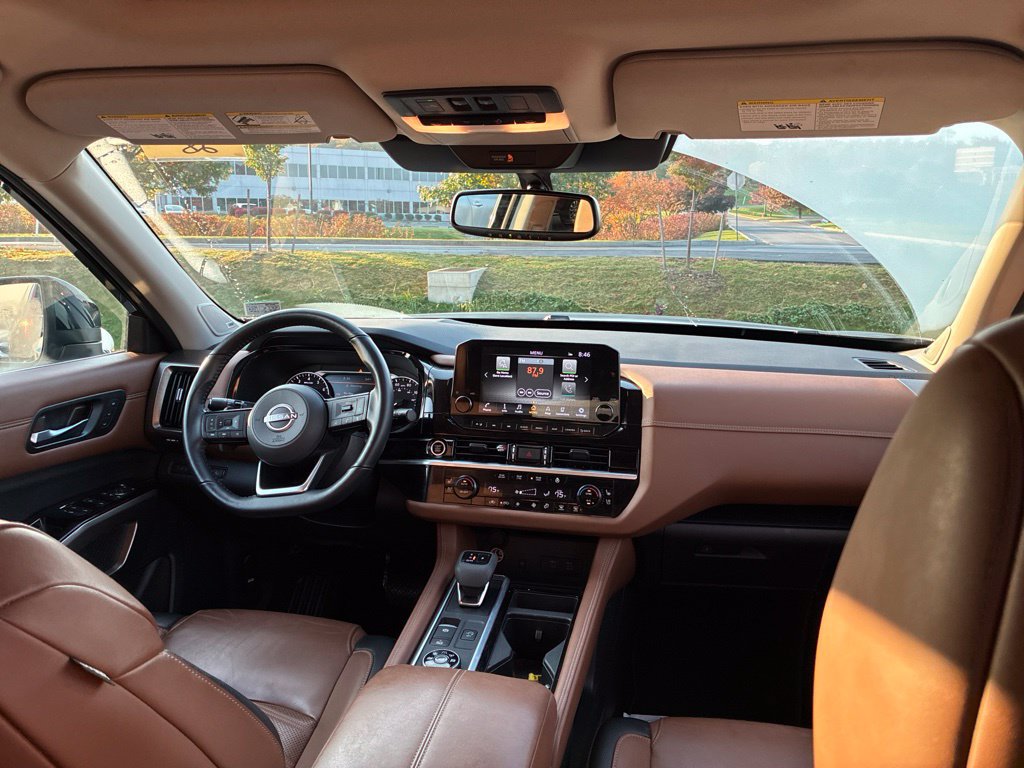 Used 2022 Nissan Pathfinder Platinum AWD/4WD image 25
