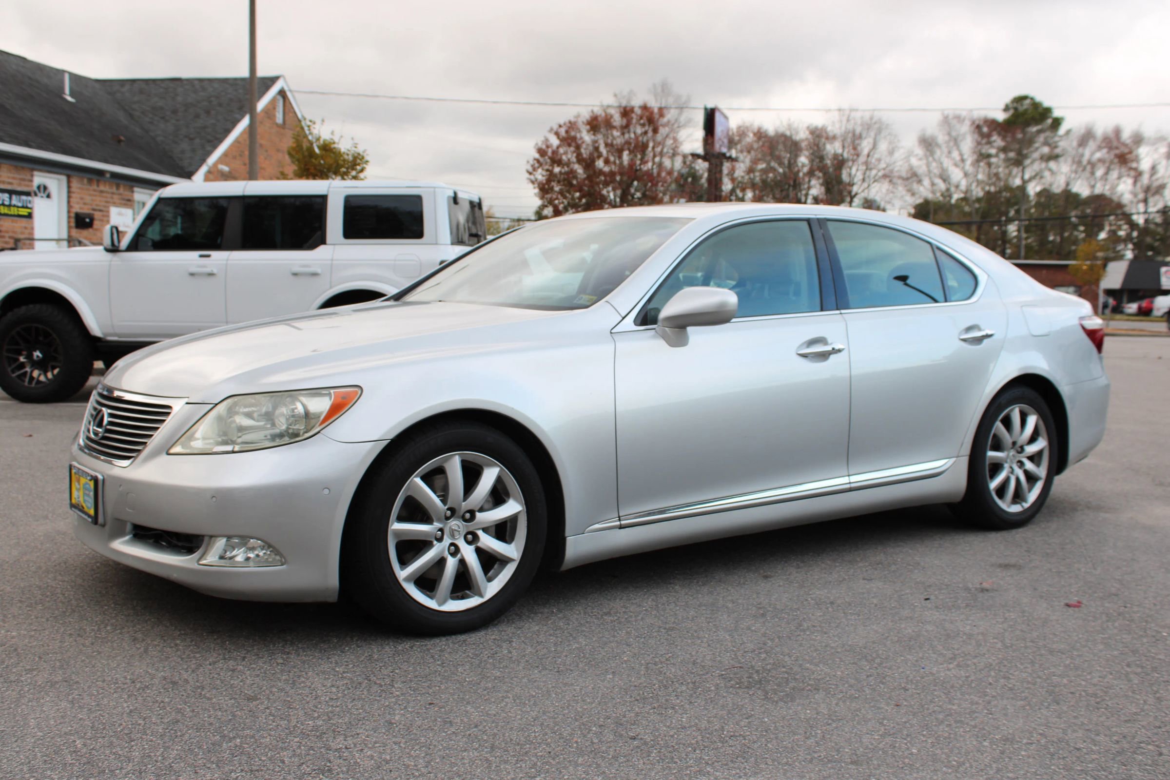 Used 2008 Lexus LS 460 image 2