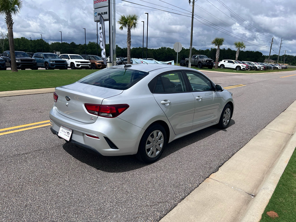 Used 2021 Kia Rio S FWD image 3