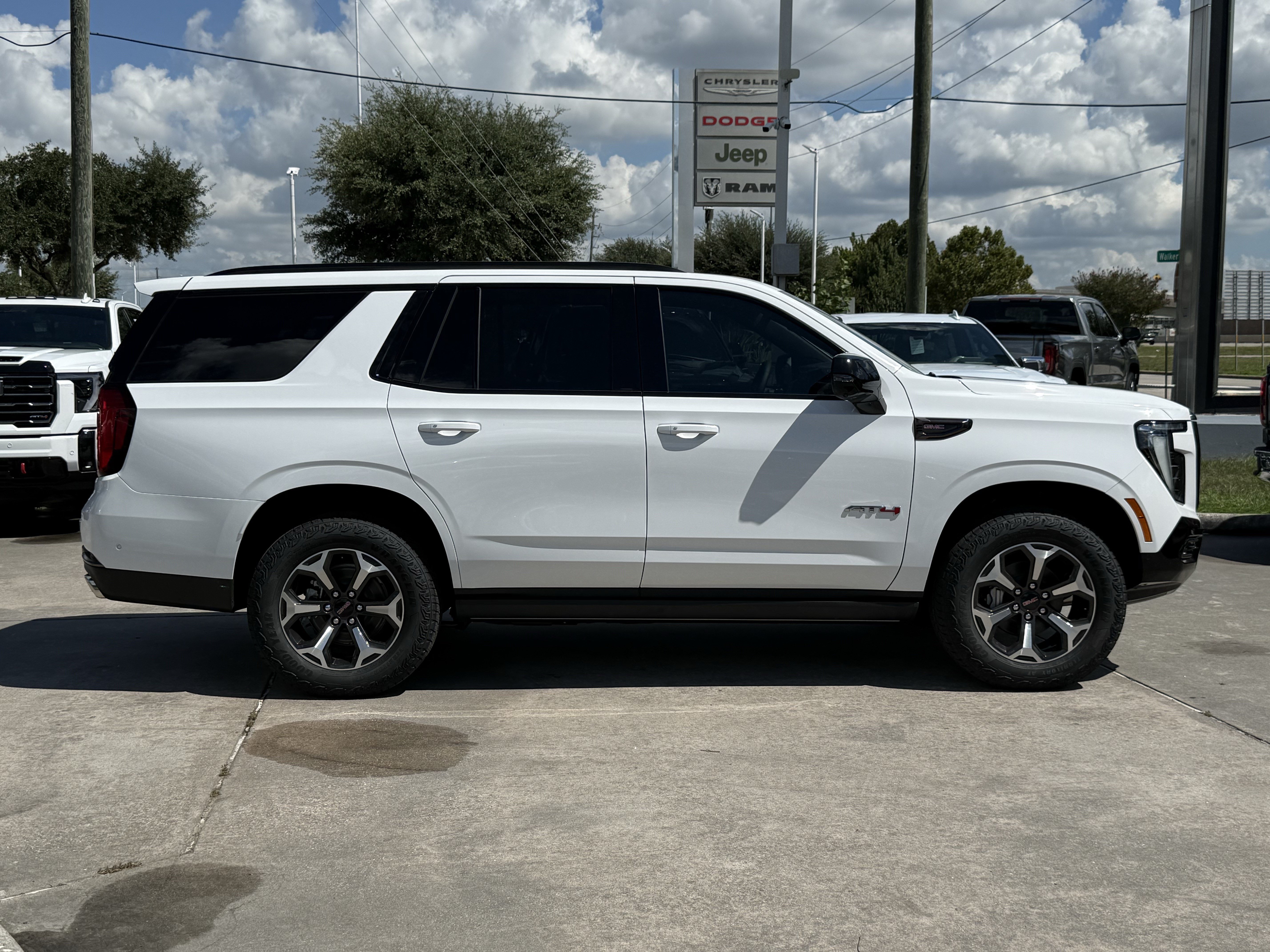 New 2026 GMC Yukon AT4 Ultimate AWD/4WD image 3
