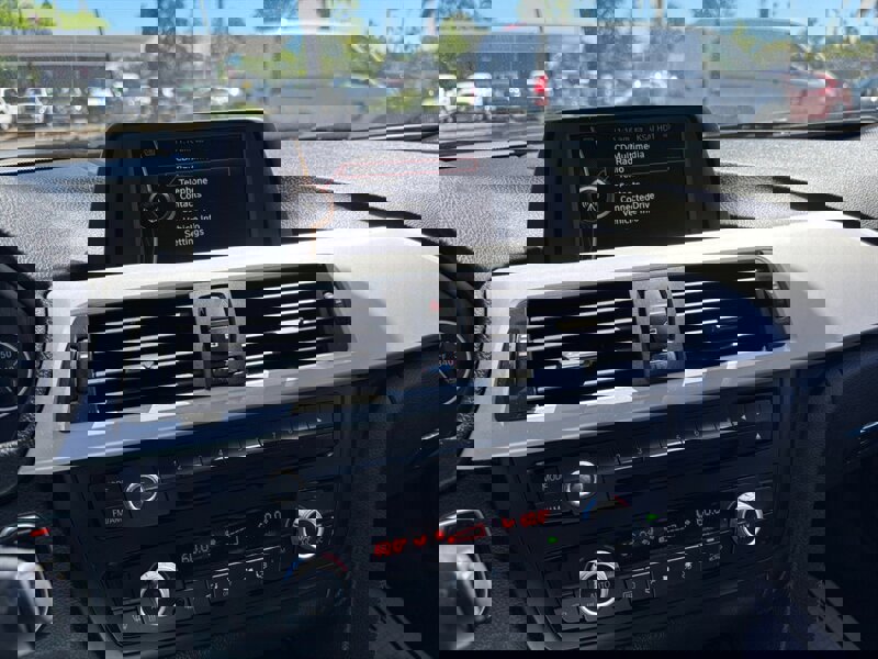 Used 2014 BMW 320i Sedan image 18