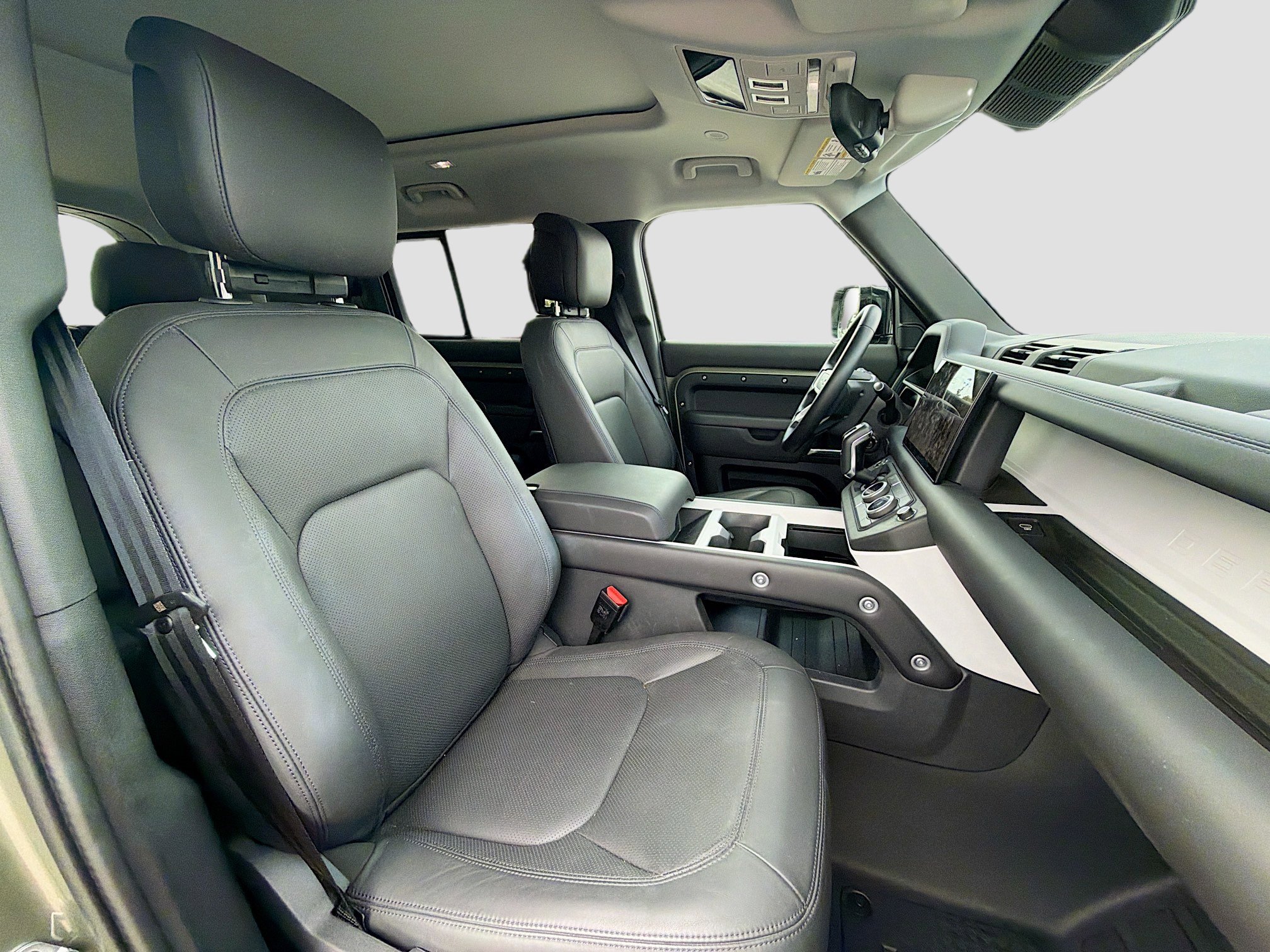 Used 2025 Land Rover Defender 110 S image 15