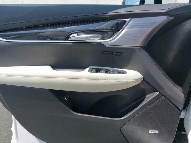 Used 2025 Cadillac XT6 Sport w/ LPO, Floor Liner Package image 31