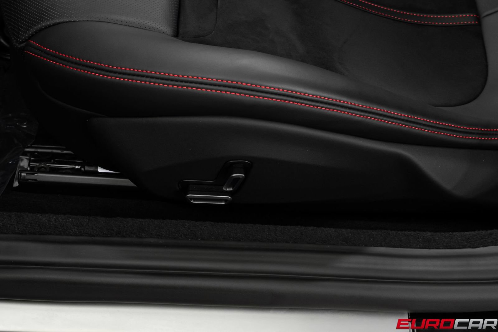 Used 2026 Ferrari Roma Spider RWD image 46