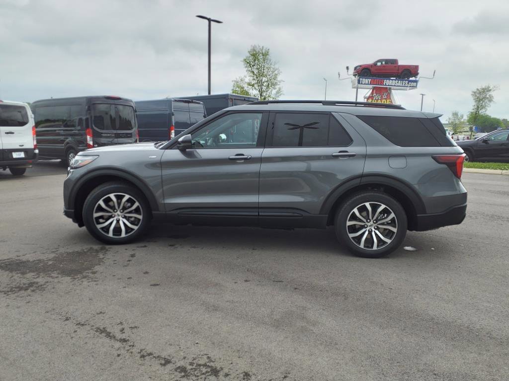 New 2025 Ford Explorer ST-Line w/ Premium Package image 6