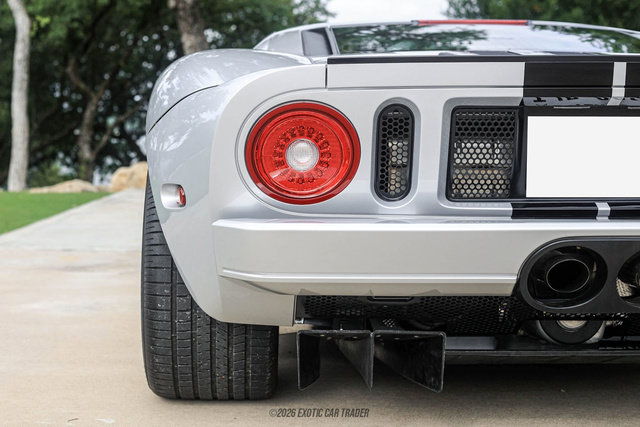 Used 2005 Ford GT RWD image 58