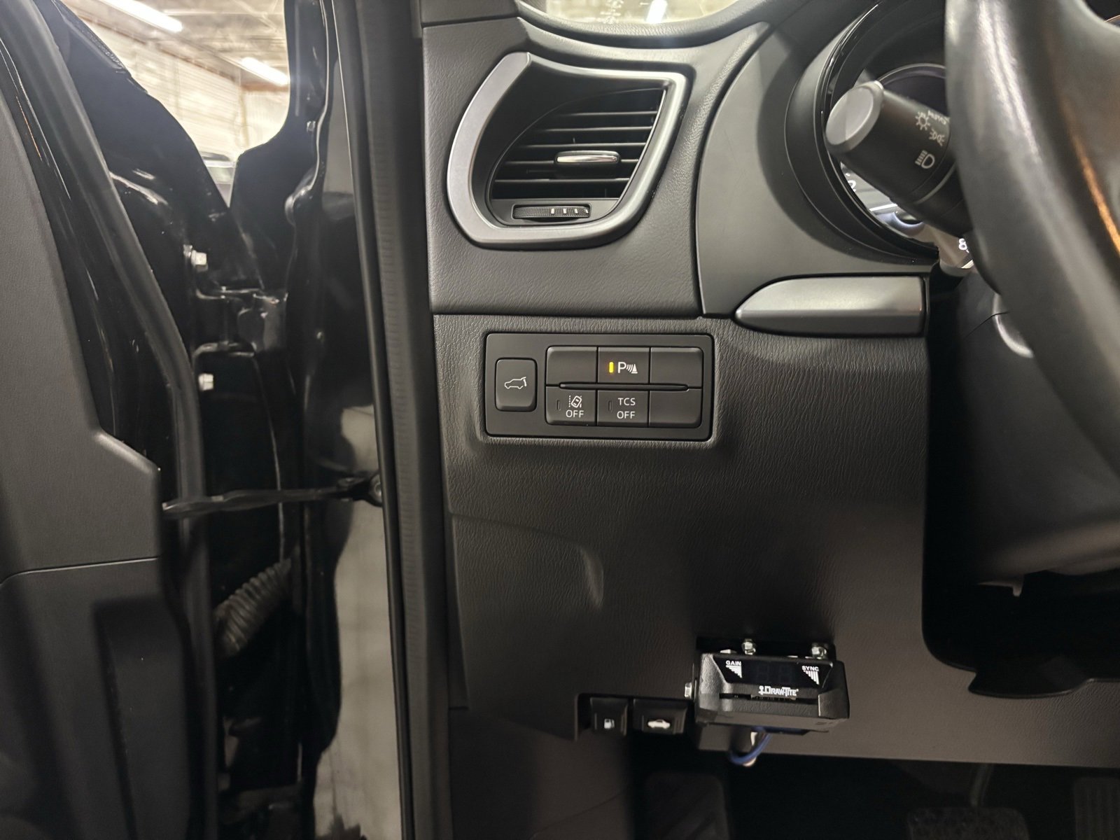 Used 2018 MAZDA CX-9 Touring w/ Touring Premium Package image 16