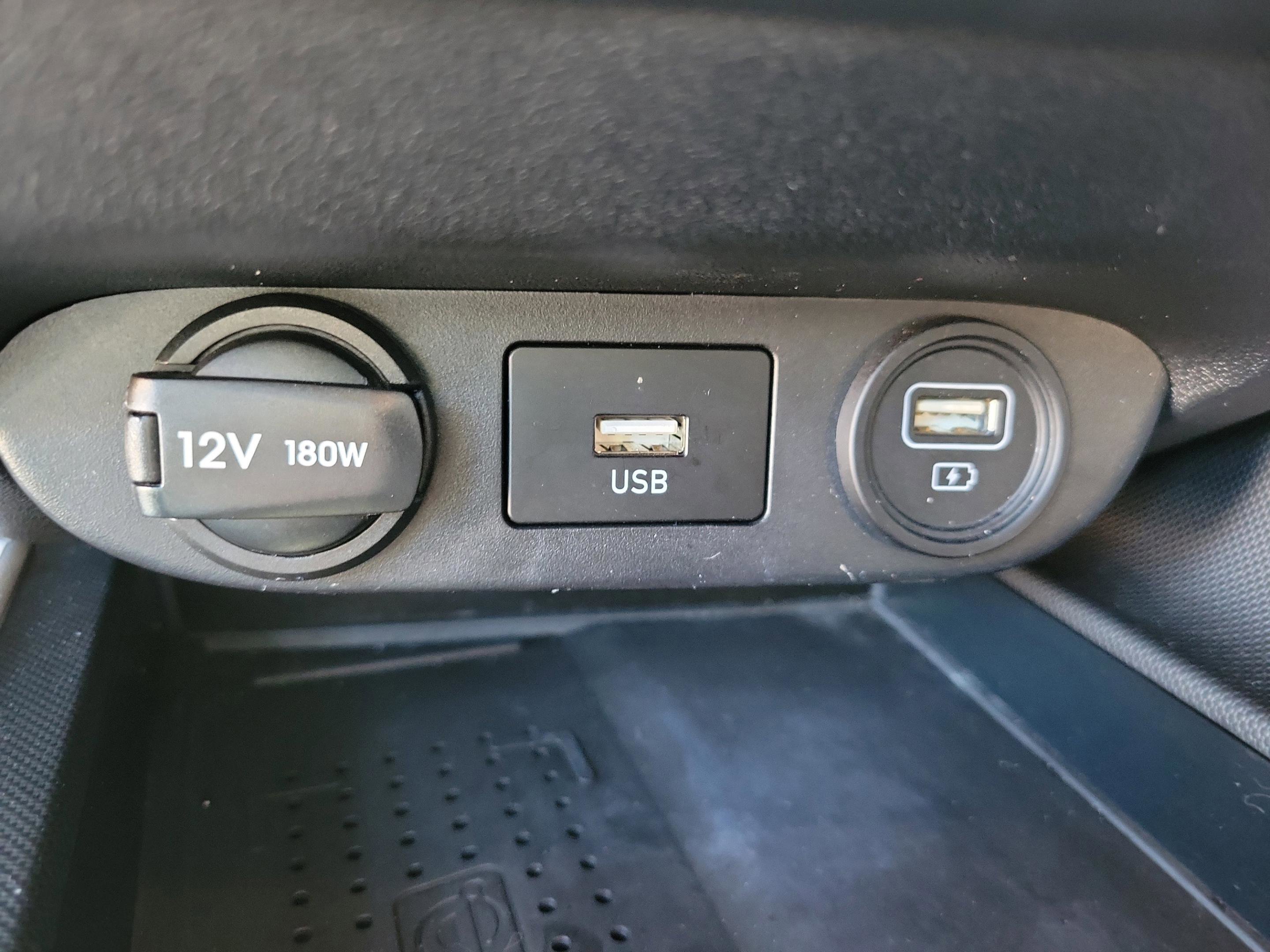 Used 2023 Hyundai Elantra Limited image 31