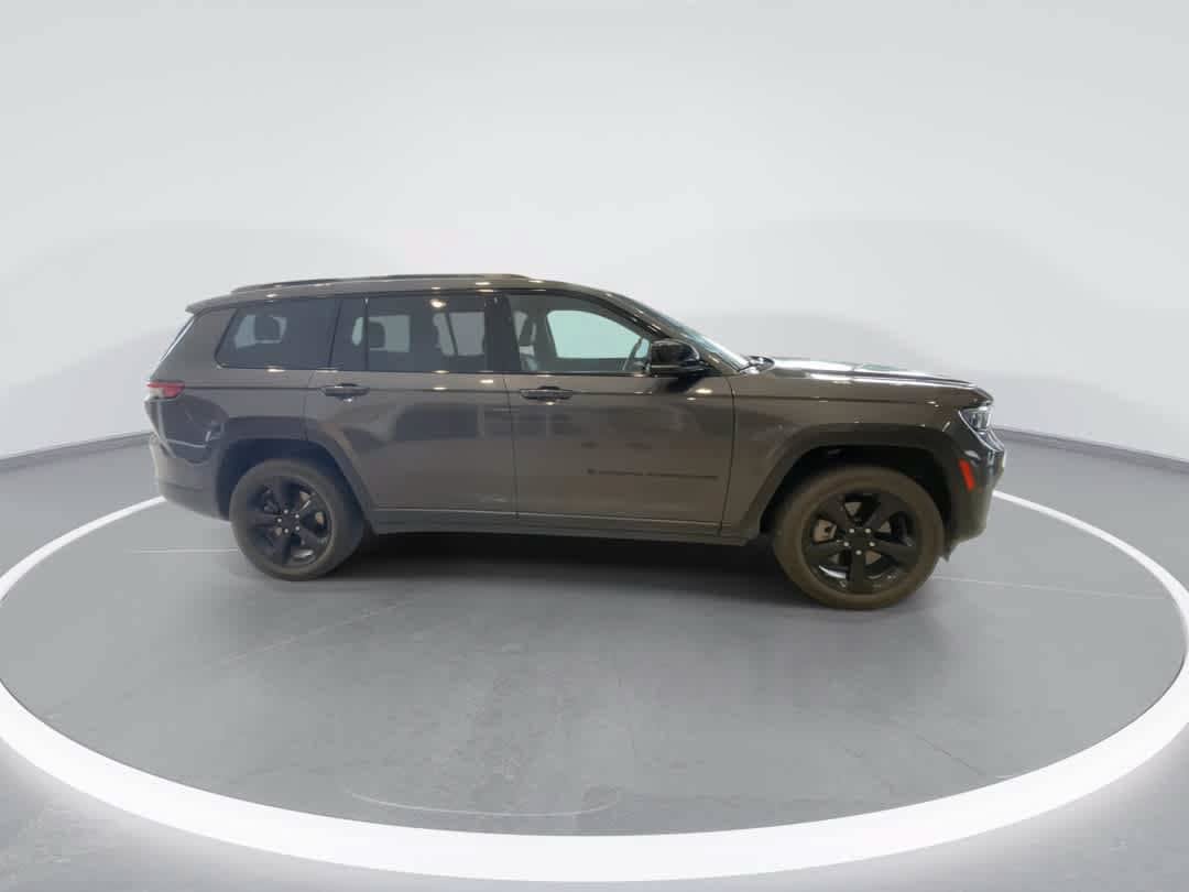 Used 2023 Jeep Grand Cherokee L Laredo AWD/4WD image 9