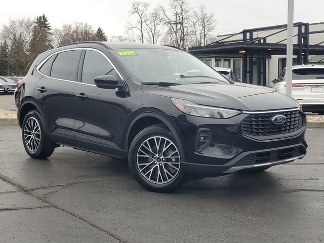 Used 2025 Ford Escape SE image 31