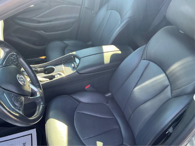 Used 2019 Buick Envision Essence AWD/4WD image 9