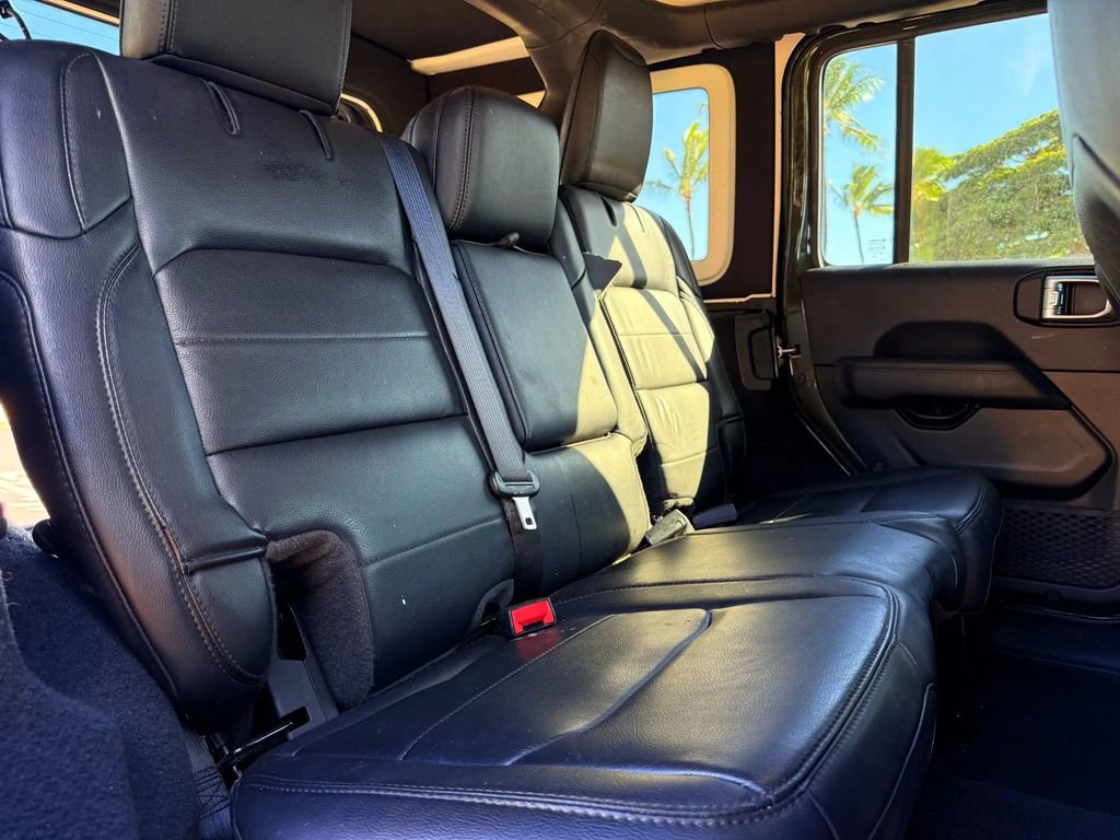 Used 2021 Jeep Wrangler Unlimited Sahara image 12